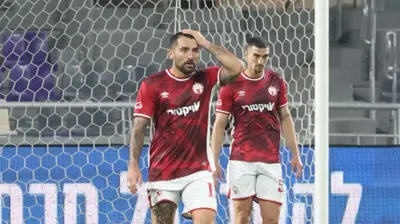 שחקן הפועל באר שבע, שי אליאס. דני מרון