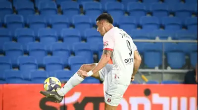 שחקן הפועל ירושלים מרקו רקוניאץ. ברני ארדוב