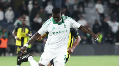 עבדולאי סק שחקן מכבי חיפה. דני מרון