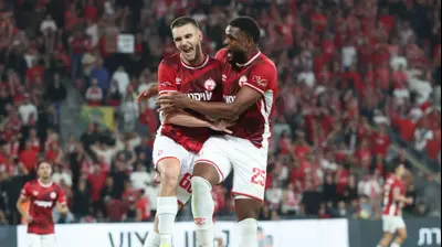 שחקני הפועל באר שבע, איגור זלאטנוביץ', לוקאס ונטורה. דני מרון