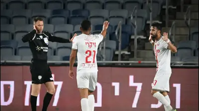 יגאל פריד, שופט כדורגל. ברני ארדוב