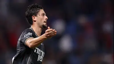 לירן רוטמן שחקן הפועל חיפה חוגג שער. מאור אלקסלסי