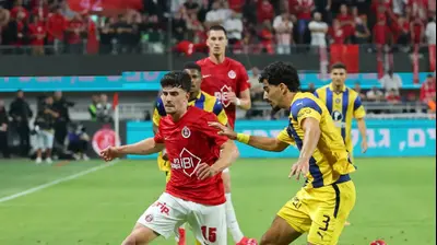 שחקן הפועל תל אביב רועי אלקוקין מול שחקן מכבי תל אביב רוי רביבו. אודי ציטיאט