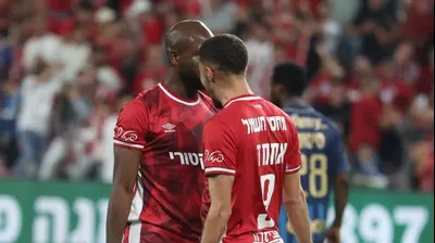 שחקני הפועל באר שבע, זאהי אחמד, ג'בון איסט. דני מרון