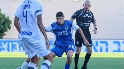 שחקן הפועל פתח תקוה, נועם כהן. קובי אליהו