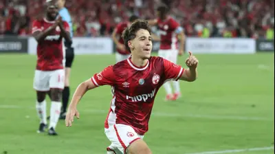 שחקן הפועל באר שבע איתי חזות. דני מרון