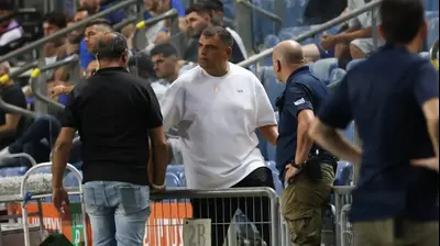 שי ברדה מאמן עירוני קרית שמונה לאחר שהורחק. קובי אליהו