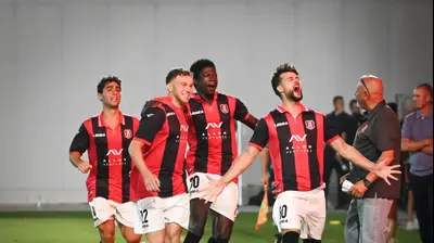 ויטלי דמשקאן שחקן הפועל ירושלים חוגג שער. ברני ארדוב