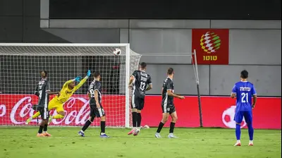 עידו שרון שוער עירוני טבריה נכנע לכדור חופשי של רופאט עבדולזאדה שחקן עירוני קרית שמונה. קובי אליהו