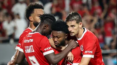 אווסו, בואטנג, שחקני הפועל תל אביב חוגגים. קובי אליהו