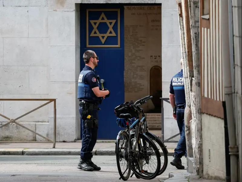 ארה"ב למדינות העולם: הגבירו אבטחה בבתי כנסת בחגי תשרי