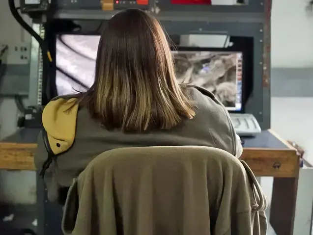 חיילת תצפיתנית