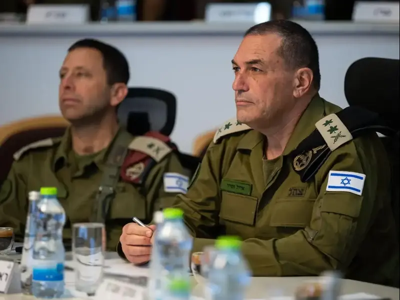 אייל זמיר הרמטכ"ל ואלוף פיקוד מרכז אבי בלוט