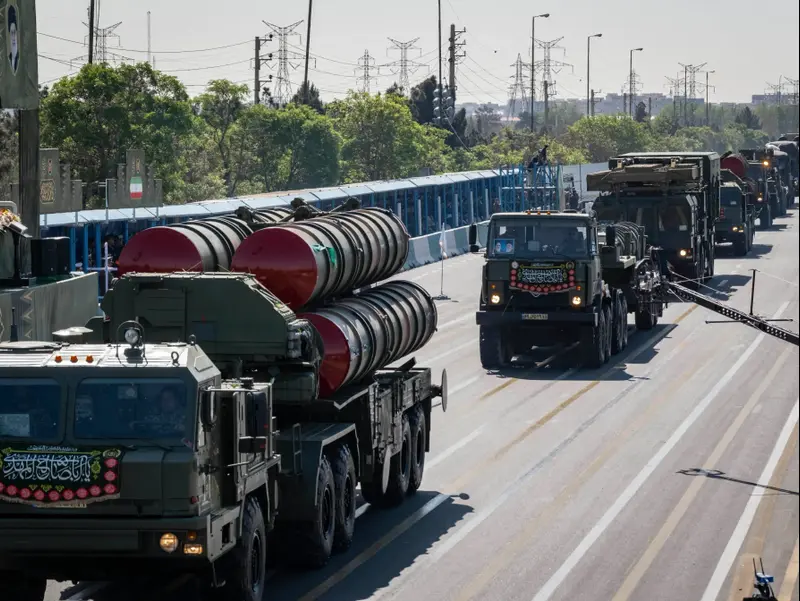 מערכת S-300 במצעד צבאי בטהראן, איראן, 18 באפריל 2025