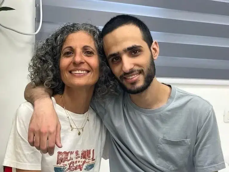 אמו של החטוף המשוחרר נמרוד כהן בריאיון: ״הוא קיבל מכות“