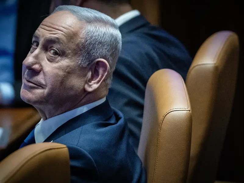 בשביל חנינה והישרדות פוליטית - נתניהו מוכן למכור כאן הכל