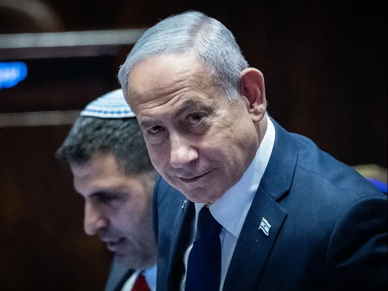 כך הפך נתניהו את מדינת ישראל למופע פרוטקשן פוליטי