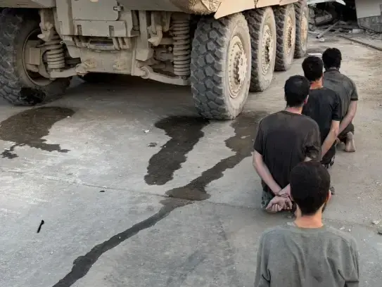 מחבלים שנתפסו מחוץ למנהרה ברפיח על ידי כוחות צה"ל