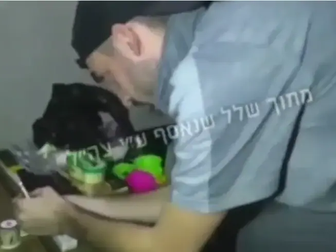 ששת החטופים שנרצחו מדליקים נרות חנוכה במנהרות