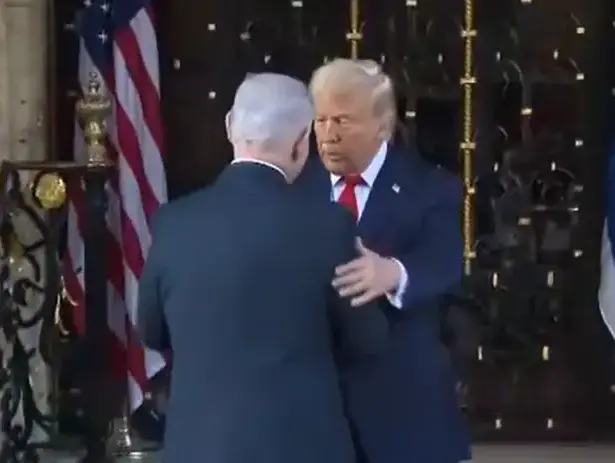 נתניהו וטראמפ נועדים בפלורדיה: "חמאס חייב להתפרק מנשקו"