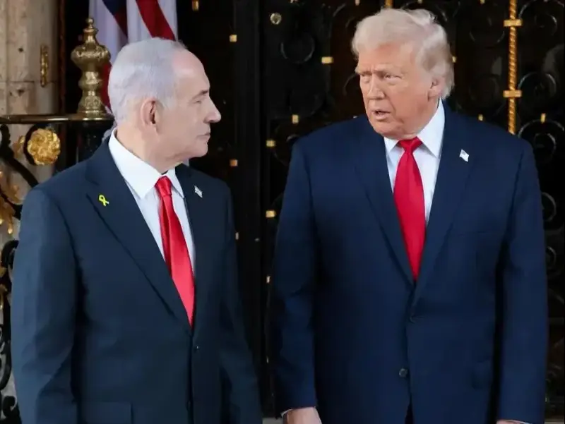 החיבוקים, המחמאות והמחיר שטראמפ מצפה שנתניהו ישלם