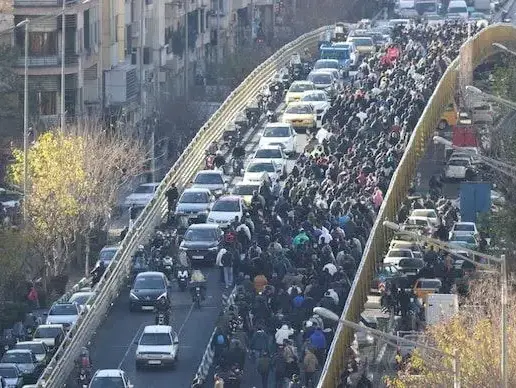 מחאות על צניחת ערך המטבע, איראן