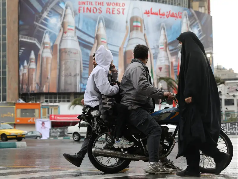 מחסומים ואיומים ב-SMS: איראן דרוכה למניעת חידוש ההפגנות