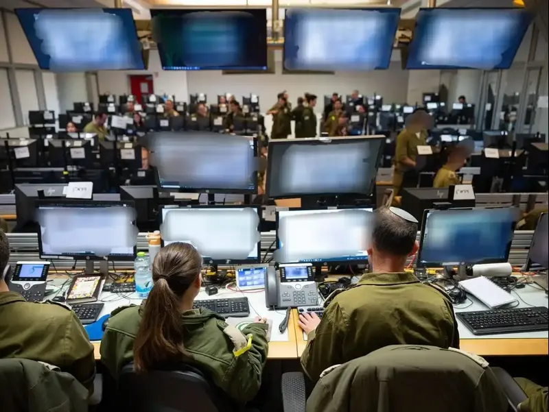 למעלה מ-800 מטסי תקיפה: מבצע "שאגת הארי"