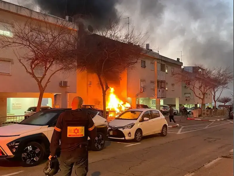 כ-10 זירות נפילה בחיפה; אישה נפצעה קשה בתל אביב