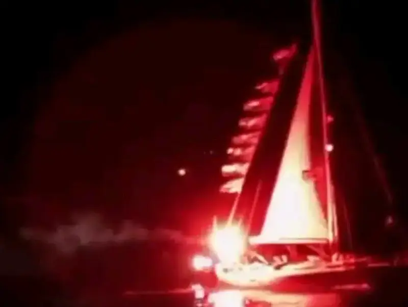 במשט לעזה טוענים: אנחנו מותקפים על ידי סירות צבא ישראליות