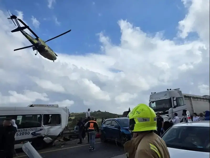 תאונת דרכים בין מספר כלי רכב בכביש 77 סמוך למחלף זרזיר, 3 במאי 2026
