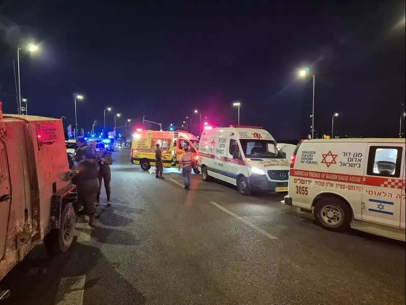 חשד לפיגוע: שני פצועים קשה מפגיעת רכב בגוש עציון