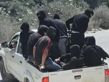 מתנחלים יידו אבנים בכפר חווארה