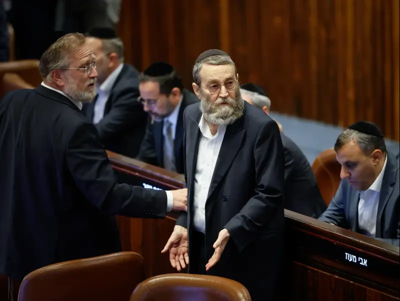 משה גפני, במהלך הצבעה על חוק יסוד: לימוד תורה