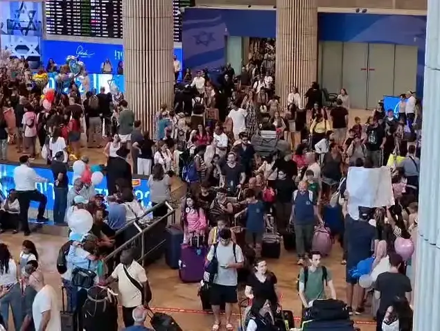 סבל בנתב"ג מרוויח 30 אלף - ופנחס עידן מתלונן על קיפוח