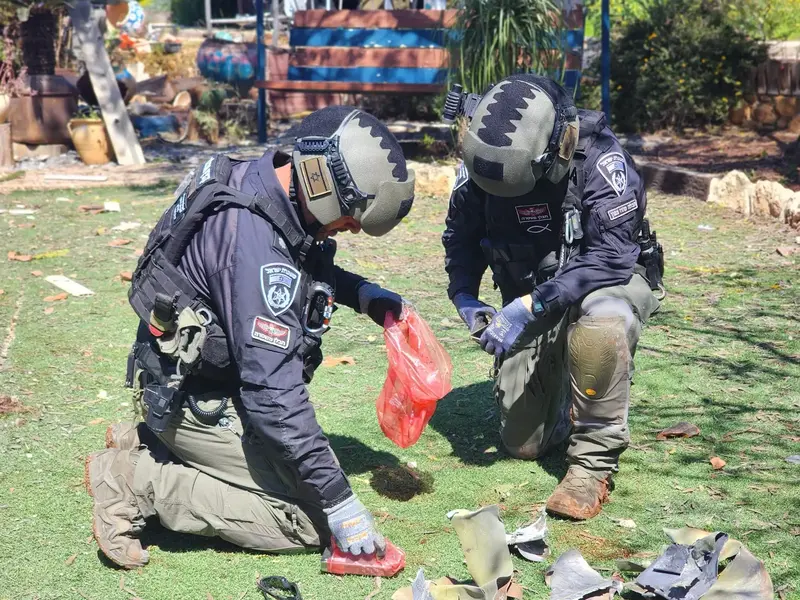 חבלני המשטרה בזירת הנפילה באצבע הגליל, 3 במרץ 2026