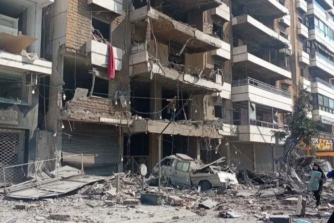 בניין מגורים בדאחייה בביירות