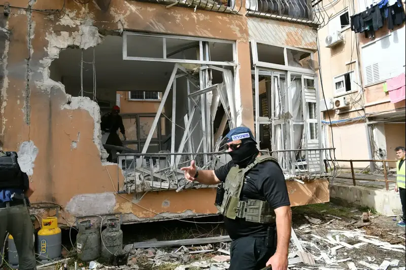 זירת נפילה, פתח תקווה, 4 באפריל 2026