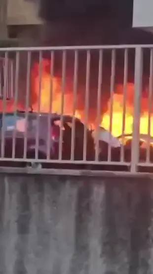 רכבים בוערים בפתח תקווה 6.4.26