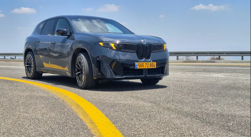 BMW iX3: הקרוסאובר החשמלי שמבשר את העתיד